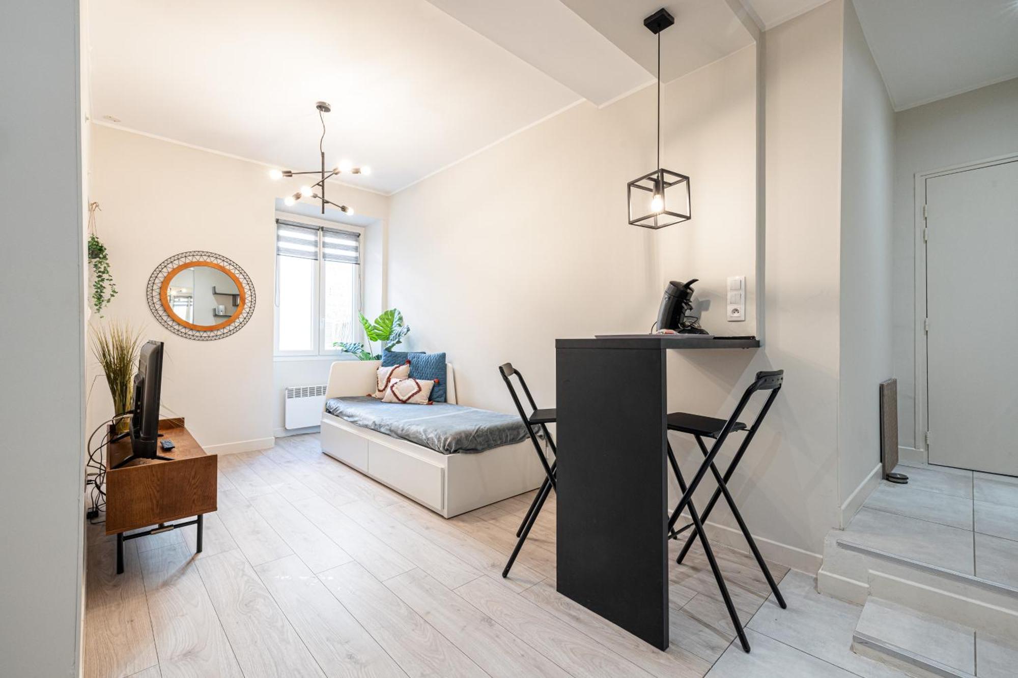 Appartement Le Grand Jean - Pres Gare Et Tram - Supermarches - Wifi - 3 Person Nice